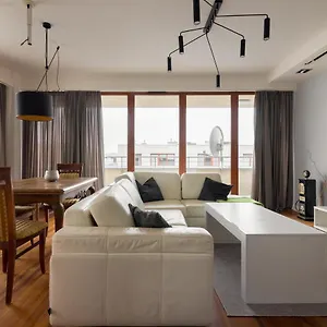 hlonda-deluxe-apartment-with-terrace.warsawhotelspoland.com/